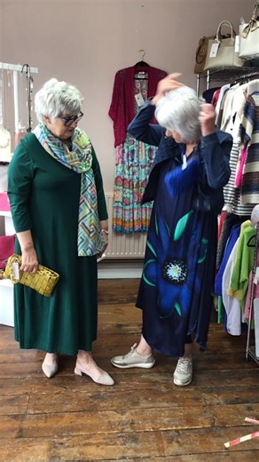 Noen fashion is always fabulous and these two dresses are no exception. Olive has added a beautiful scarf, magnetic brooch and handbag to complement her green dress. Yvonne is dressing down her silky dress with a fab denim jacket, with a quirky crossbody bag. Poor Cara was kidnapped to show off her magic pants, many colours in stock (£30). Mae ffasiwn Noen wastad yn ffantastig ac nid yw'r ddwy ffrog yma'n eithriad. Mae Olive wedi ychwanegu sgarff hardd, broetsh magnetig a bag llaw i gyd-fynd â'i