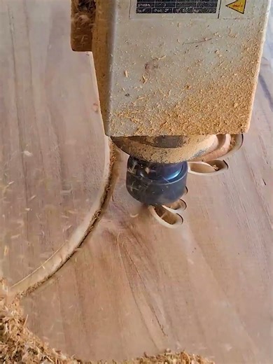 Drawing rice patterns on a wooden bed using a CNC machine #shorts