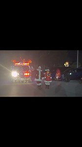 Santa visited Get Hooked tonight in Hudson. It was awesome seeing our community getting together for a wonderful event ! Thank you Antonietti Marine ! | Get Hooked Grill - Hudson