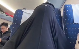 坐高铁要穿一件高领毛衣