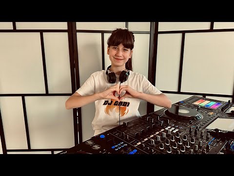 WTF DJ'S ACTUALLY DO... DJ GABI TECH HOUSE MIX 2024 🥳