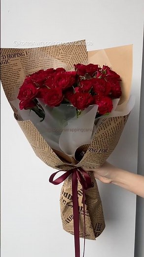 How to wrap a bouquet in lraft paper.EASY korean wrapping tutorial. Tap video to purchase the papers