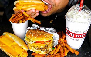 【Jerry】美式芝士热狗、汉堡薯条、奥利奥香草奶昔