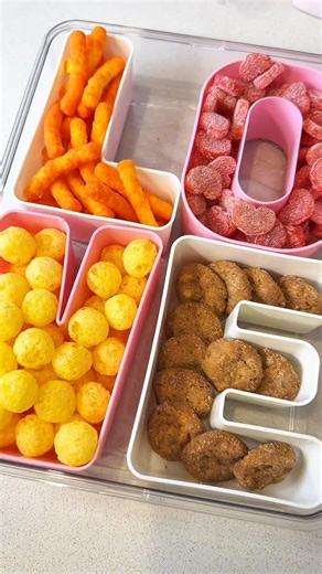 Claudy Anderson 💗Utah Content Creator on Instagram: "Making a snack box to watch movies with my husband @lesserevilsnacks #ASMR #snackbox #bestpopcorn #lesserevilyum #snackrestock"