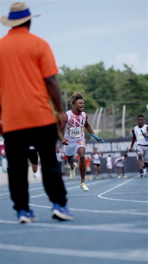 Desoto Nitro track club burning lanes today breaking their own national 4×100 record running 40.60 to take boys 15/16 Gold 💨💨💨 #AAUJROGAMES | AAU Track and Field