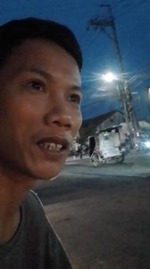 Namuhunan ako ng 300 pesos sa pagtitinda Bawat isa nagkakahalaga ng 10 peso tutubuan lang ng 2 pesos kapag naubos ang tinda ko makakauwi ako ng 400 pesos May tubo na ako ng 100 pesos Malaking bagay na ang kikitain ko May pambaon na ang mga anak ko sa school at Yung natira papaikutin ko ulit bukas o sa susunod na araw maliit na puhunan basta nagsususmikap lalago at lalago Basta laging isipin ang pamilya Kapag inisip mo sila May pasalubong kana may pera ka Pa #tindaSaKalsadA #familyfirst #labanlan