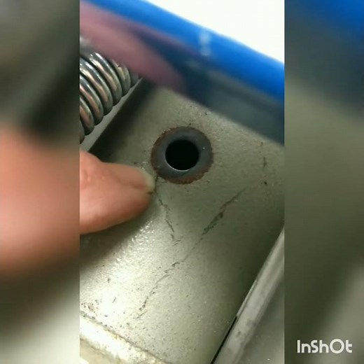 AC Delco hydraulic jack/ where to refill the jack oil.