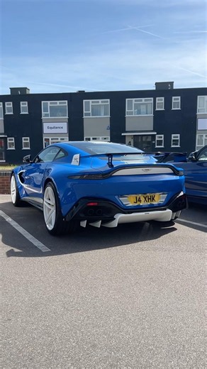 Aston Martin Vantage with crazy blue and white livery - V8 car!