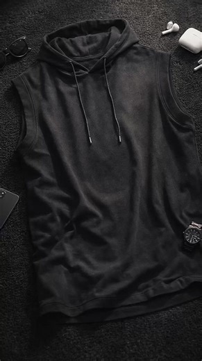 Stylish Muscle Tee and Hoodie Combination for Gym Wear