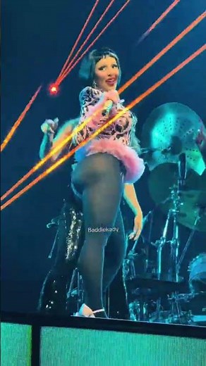 Doja Cat performing “Get Into It (Yuh)” in Paris, France 2026