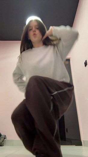 Twerk Dance Tutorial: Learn the Moves
