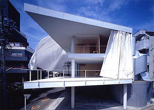 SHIGERU BAN CURTAIN WALL HOUSE