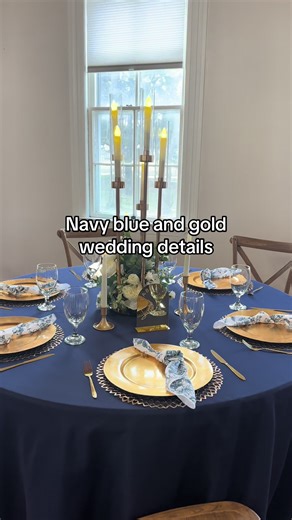 Elegant Navy Blue and Gold Wedding Table Decor Inspiration