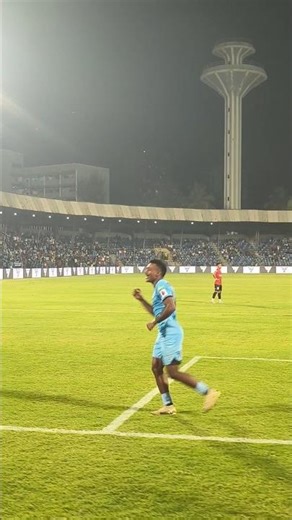 An absolute postage stamp from Noufal! 📨The winger curls one to double MCFC's lead 💥 #ISL12 #MCFCSCD