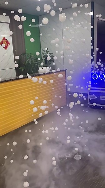 Special Effect Equipment Bubbles 1000W 2 Mouths LED Smoke Remote DMX Bubble Machine for Stage Wedding Dj Party Disco