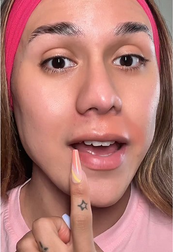 Cómo cubrir ojeras con corrector naranja