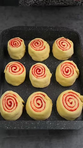 Strawberry Sweet Rolls Prep/Active: 30 min Rise: 1 hour Bake: 25-30 min @ 400°F DOUGH 250 ml milk 80 g sugar Vanilla sugar 1 tsp dry yeast 550 g all-purpose flour 80 g butter #cooking #homemade #recipes #tiktokfood #asmr FILLING 400 g strawberries 80 g sugar 30 ml water 20 g cornstarch FROSTING 200 g cream cheese 50 g sugar.