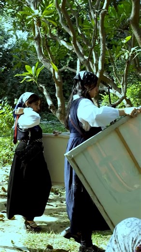 Lahore Fashion & Aesthetics Club on Instagram: "🎨Our journey has always been about more than outfits — it’s about cultivating an eye for aesthetics. Through our canvas-painting collab with @art_chapter1 , we opened a space where everyone could translate their inner style into colour and form. Fashion teaches us how to present ourselves; art teaches us why beauty moves us. Dripnic was our way of merging both worlds into one quiet, creative moment. #dripnic #fashionatlahore #lfac"