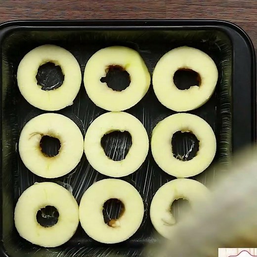 QUATRE-QUART AUX POMMES
