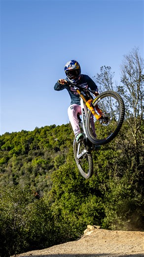 SCOTT Sports Bicycle Division | The @scottdhfactory family just got faster ⚡️ Meet @jessblewitt_ and @daknorton, officially joining the SCOTT DH Factory for 2026. Two... | Instagram