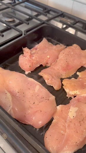 A healthier version of chicken parm! There are so many hidden sugars in tomato sauce. RAO’s is my favorite. Save this for an easy dinner this week. #healthyfoodchoices #eatforhealth #ketodietrecipes #lowcarbdinner #chickenparm | Stacey Jobe