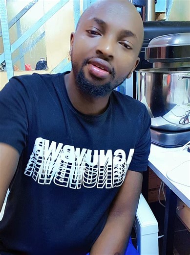 Blessed Sunday my people. The singing chef #VoiceEffects