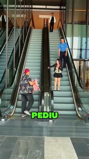 Ela deixou a BOLSA e isso ACONTECEU