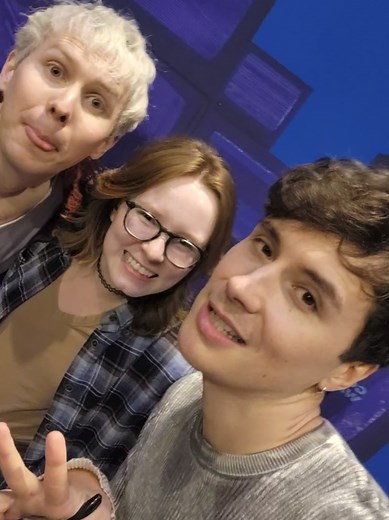 so glad motion photo captured this moment 💀 #danandphil #dipandpip #dnp #terribleinfluencetour @daniel howell @Phil Lester