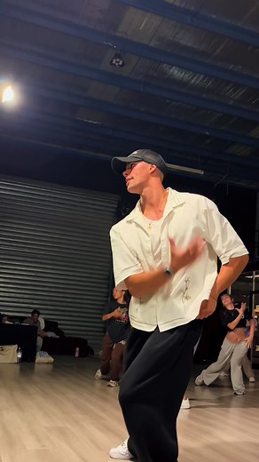Discover Tems Dance Choreography for 'Free Mind'