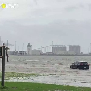 24K views · 288 reactions | HURRICANE IDA: Roadways in Gulfport, Mississippi are flooding as Hurricane Ida approached landfall Sunday morning. Ida has been upgraded to a Category 4 Hurricane, bringing with it maximum sustained winds of 150 mph. | CBS Mornings | Facebook