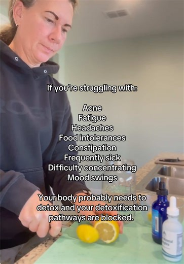 DM me DETOX for my free Detox Guide. ⬇️ Your body doesn’t create symptoms randomly. Breakouts, constant exhaustion, brain fog, getting sick often, digestion that feels “stuck,” emotional ups and downs… these are signals. Not that your body is failing but that it’s overwhelmed. When detox pathways aren’t open, your system holds onto what it can’t process yet. And the body speaks through symptoms to get your attention. Supporting detox isn’t about doing more or forcing cleanses. It starts with hel