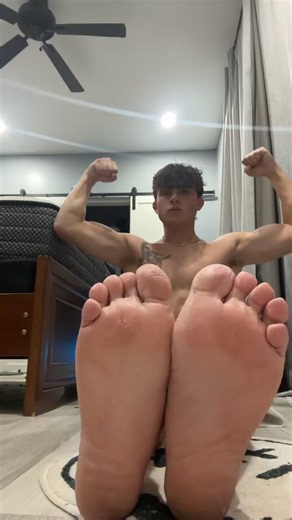 Ready to ruin your F@g life and take all your hard earned cash. Give me what’s rightfully mine pussy’s #Alpha #Findom #Cashmaster #Soles #Feet