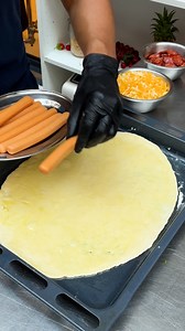 398K views · 2.7K reactions | Garlic Knot Pizza Dog! Twist, bite, and savor the flavor  | Chefclub Network | Facebook