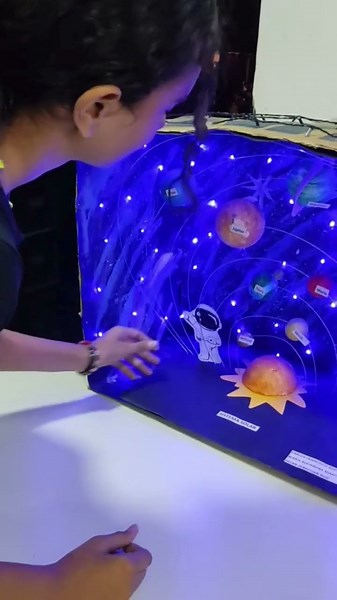 Maqueta Sistema solar 🌍🌖🛰️ Manualidades con reciclaje ♻️