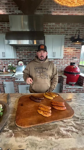HISTORY OF BOUDIN 👇 Louisiana Boudin is a beloved dish that has been a staple of Cajun and Creole cuisine for centuries. This unique sausage has a rich history that stretches back to Louisiana's earliest settlers.The origins of Louisiana Boudin can be traced back to the French-speaking Acadians who settled in Louisiana in the 18th century. These early settlers brought with them a rich culinary tradition, and they quickly adapted their recipes to include local ingredients like rice, crawfish, an
