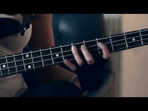 Led Zeppelin Black Dog bass cover by Tanya O'Callaghan