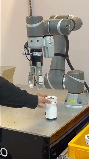 Image-Based Visual Servoing for Robotic Packaging #robot 🤖