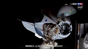 🚀 Ils se sont offert le luxe d'avoir quelques minutes d'avance : les deux astronautes de la fusée SpaceX se sont arrimés à la Station spatiale internationale. Confirmation que ce premier vol habité d'une société privée est un succès, qui signe - aussi - le retour de l'Amérique dans la course à la conquête de l'Espace 👇. | TF1 INFO