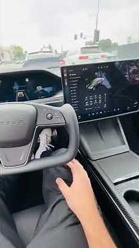 Tesla Model S Plaid - How to use Yoke Steering Wheel properly