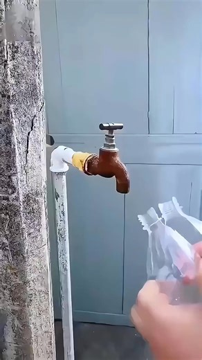 Tips for folding a quilt#life #lifetips #lifehacks #facts #short | Creative Knowledge