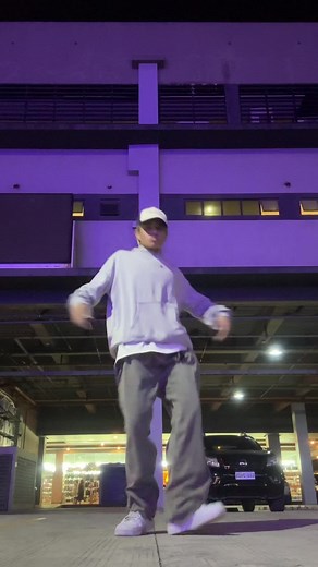 Hands On My Knees Dance Trend Tutorial