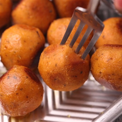 91K views · 855 reactions | Easy Chickpea Meatballs. Ready start to finish in about 25 minutes!  RECIPE: https://avirtualvegan.com/chickpea-meatballs/ | A Virtual Vegan | Facebook