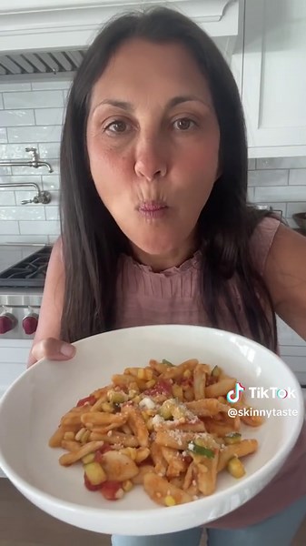 Summer Cavatelli Pasta with Corn, Tomatoes and Zucchini 🌽🍅 See lynk 👆🏻 for recipe or google “Skinnytaste Summer Cavatelli”