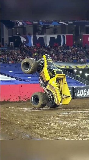 Earth Shaker ALMOST saves it! #monstertruck #monsterjam