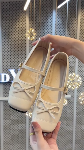 Giày Búp Bê Nâng Tầm Outfit Đáng Yêu