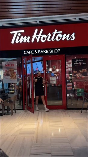 Ahora en Tim Hortons encuentras Protein Shakes en colaboración con Birdman. Una scoop de prote, cold brew y leche 💪🏻🤘🏼Arrancar el año cuidándote ya no tiene que ser complicado 🫡 Perfectos para después de entrenar, terminando de correr o cuando necesitas un boost rápido. ¿Cuál vas a probar primero: Chocolate Coffee o Vanilla Latte? 👀☕️ @timhortonsmx @vidabirdman #DailyBoost #ProteinShakes #cuidardetisabebien | Keno Martell