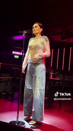Jessie J Performs 'I Don’t Care' Live in London