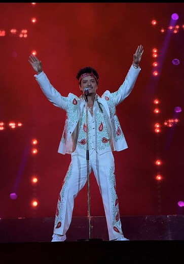 Uptown Funk Live ft. Bruno Mars