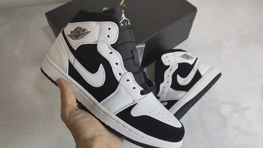 独家纯原 Air Jordan 1 MiD 黑白熊猫