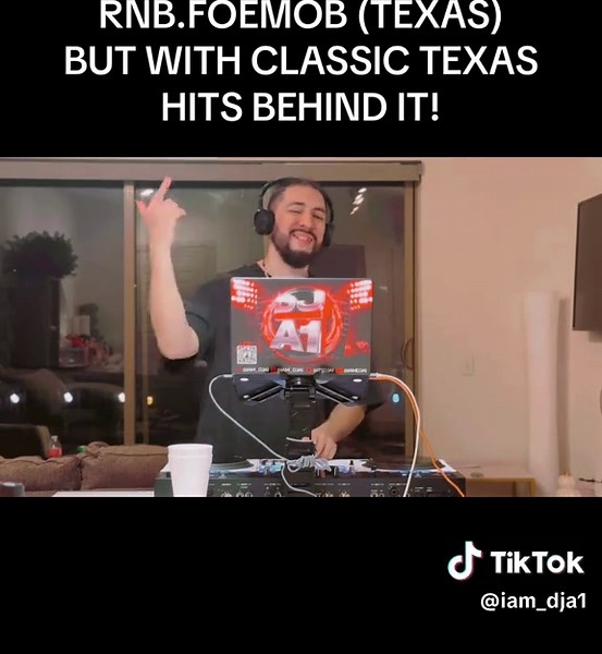 RNB.FOEMOB (Texas) con Éxitos Clásicos de Texas